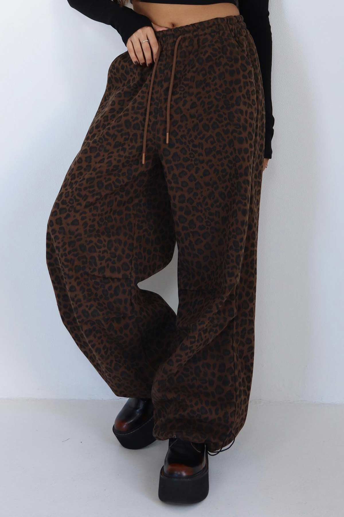 מכנסיים מנומרים טיילור