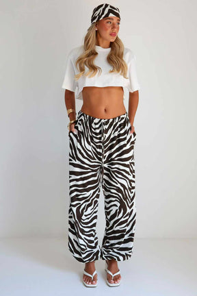 חליפת שנהב