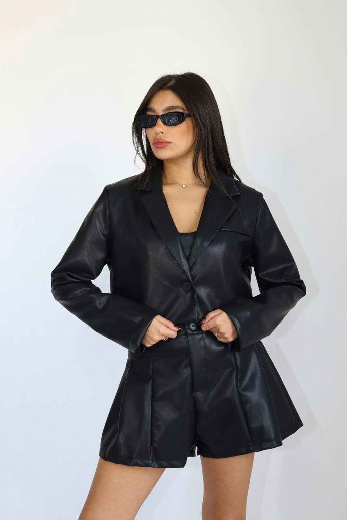 חליפת עור 3 חלקים אודרי