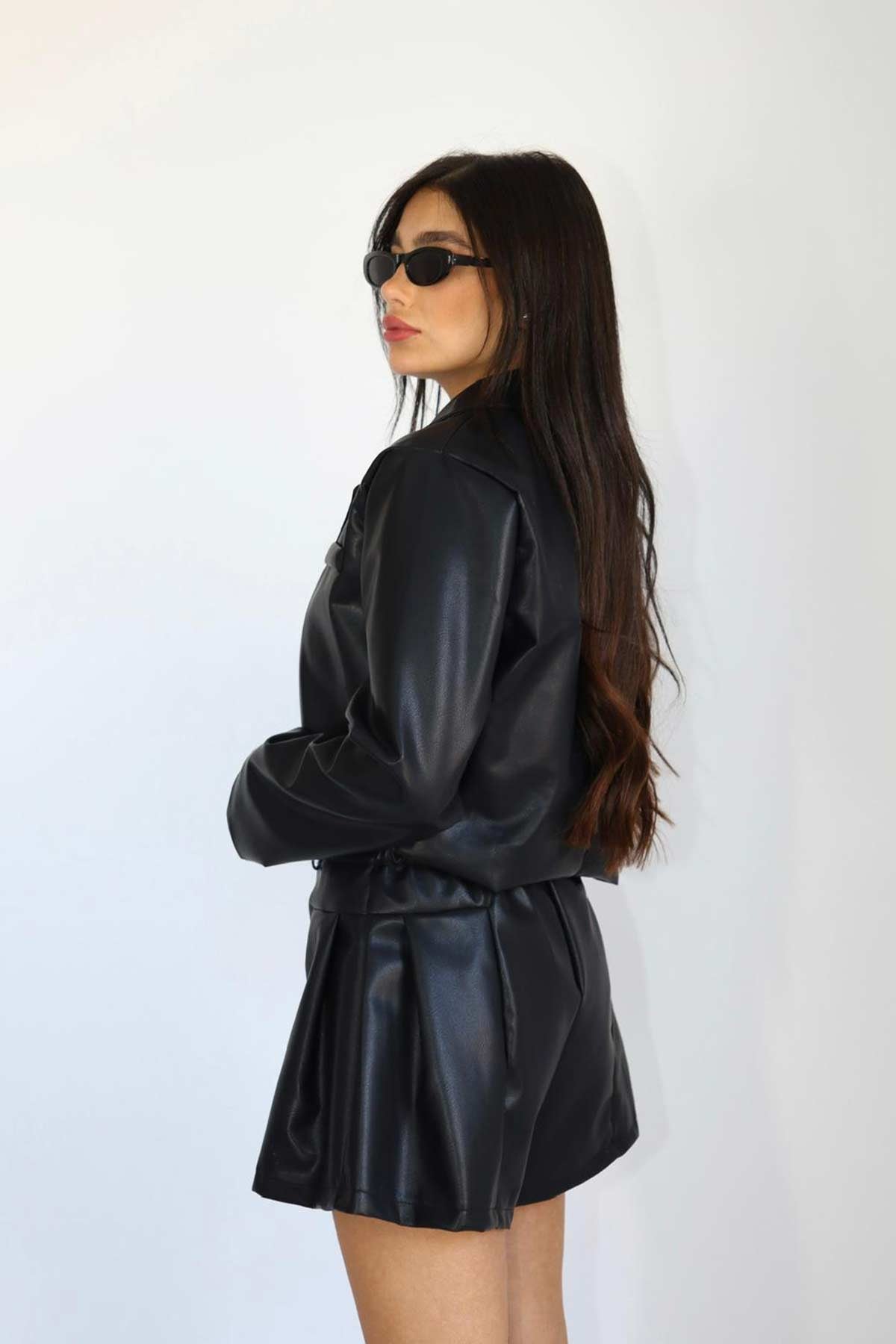 חליפת עור 3 חלקים אודרי