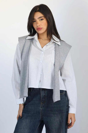 חולצה מכופתרת וצעיף אייברי