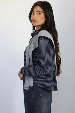 חולצה מכופתרת וצעיף אייברי