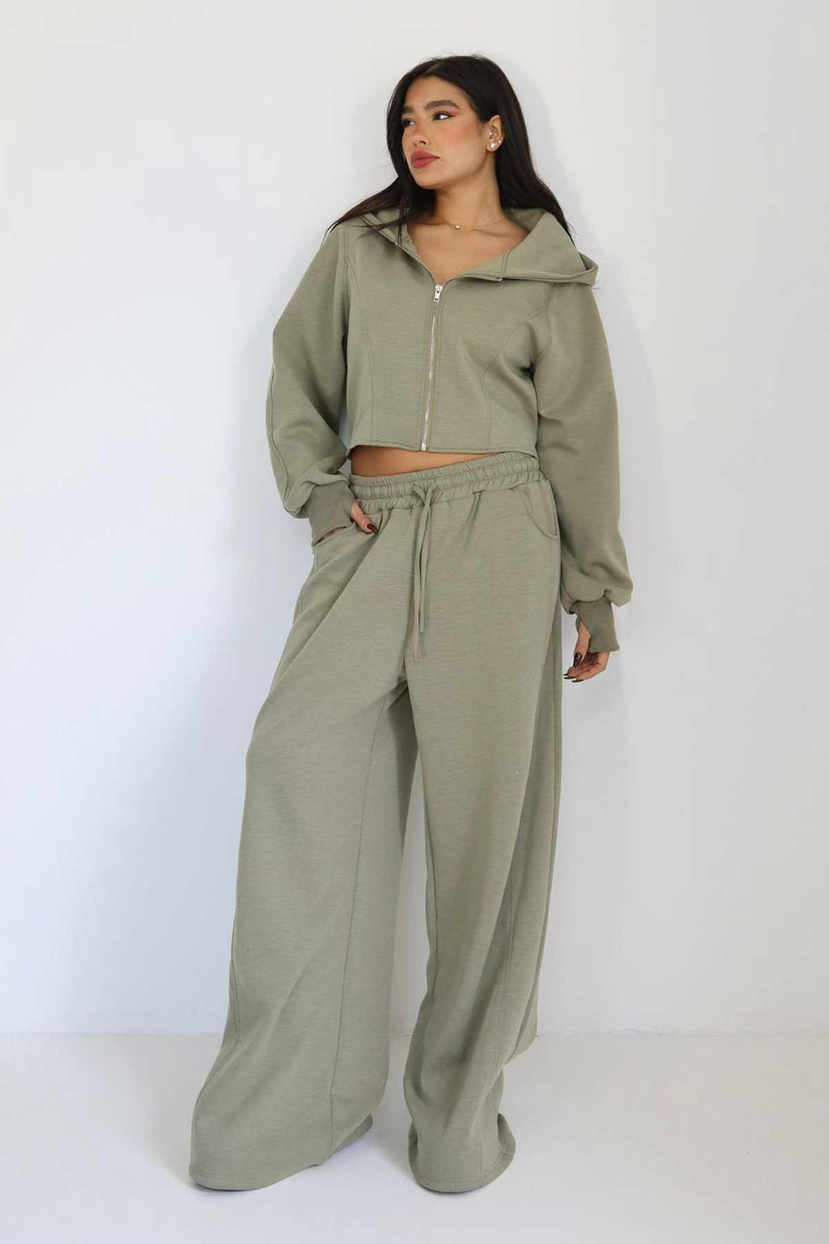 חליפת קרופ אולה