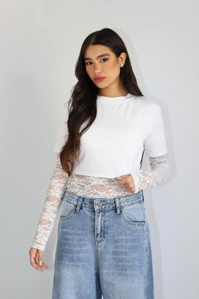 חולצת קרופ תחרה צ׳לסי