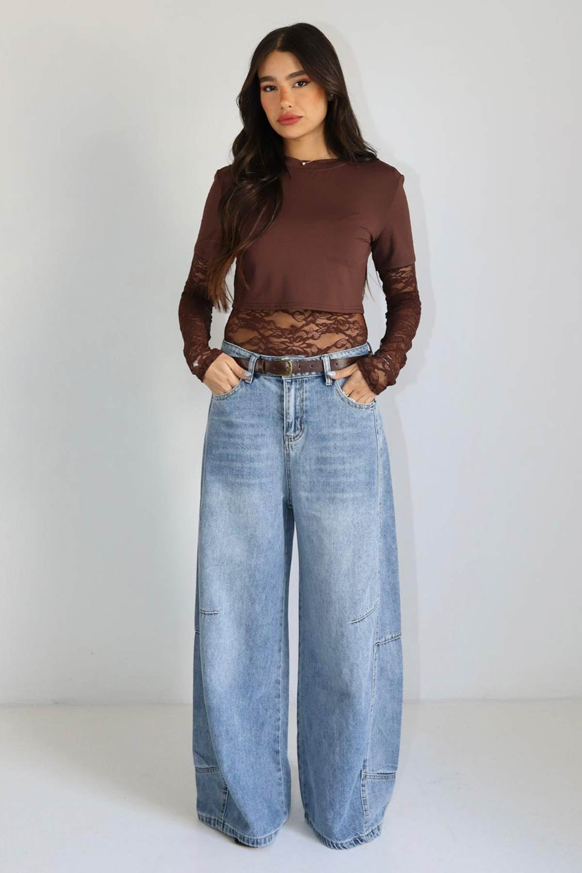 חולצת קרופ תחרה צ׳לסי