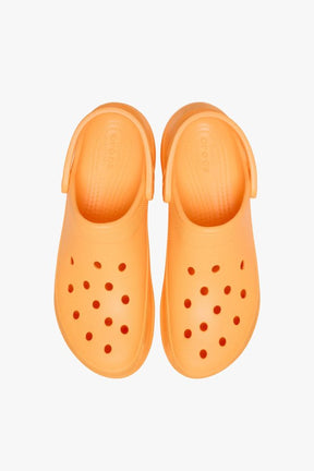 כפכפי פלטפורמה קרוקס Classic Bae Clog בצבע כתום לנשים