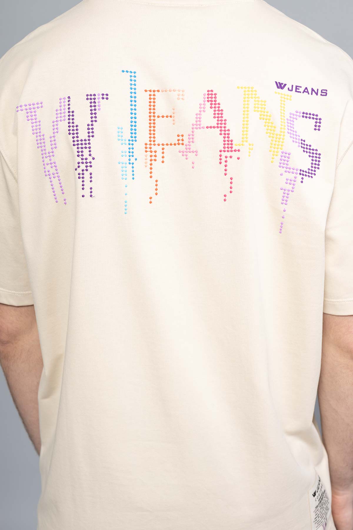 Wjeans חולצת טישירט אובר סייז Cubes בצבע שמנת לגברים-W Jeans-XS-נאקו
