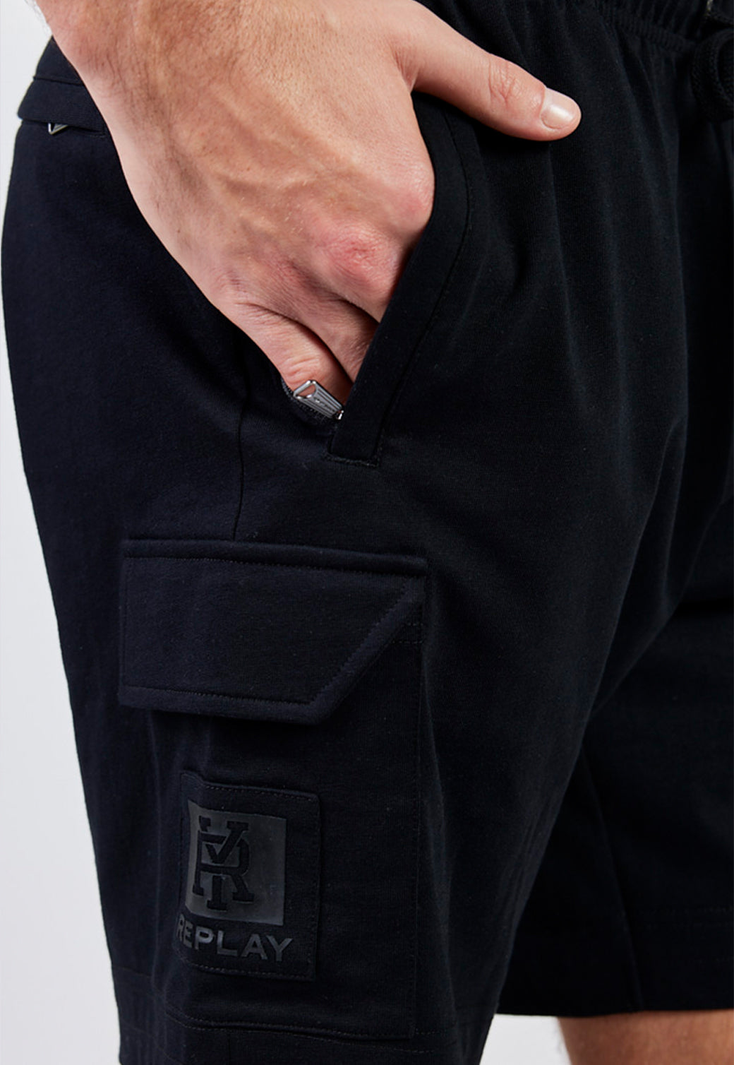 ריפליי מכנס קצר כותנה בצבע שחור לגברים-Replay-S-נאקו