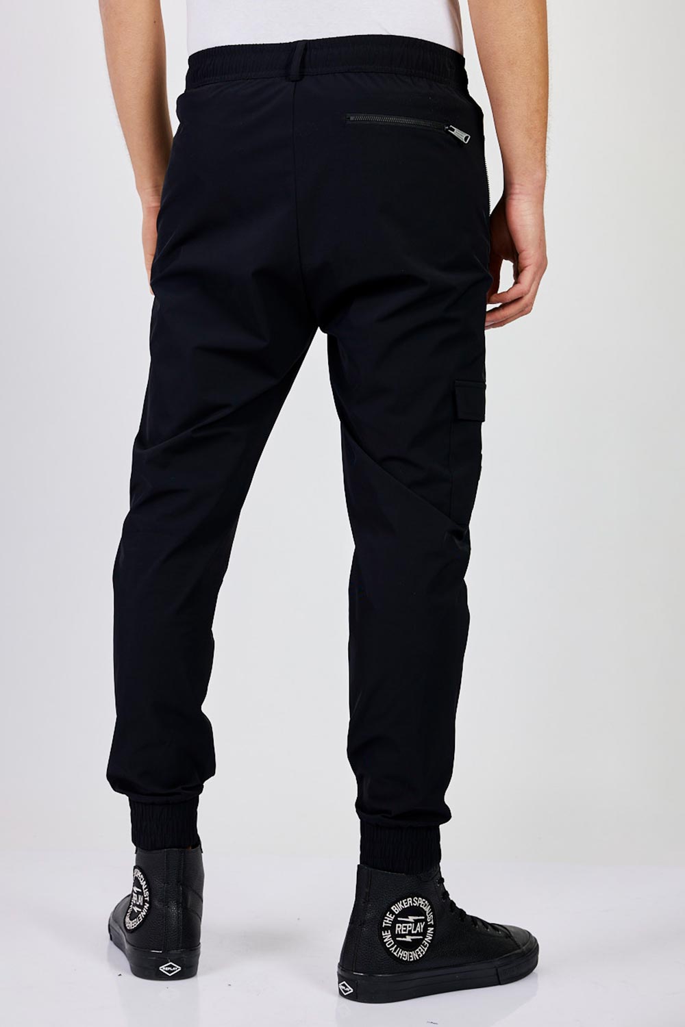 ריפליי מכנסי דגמ"ח ניילון ארוכים בצבע שחור לגברים-Replay-S-נאקו