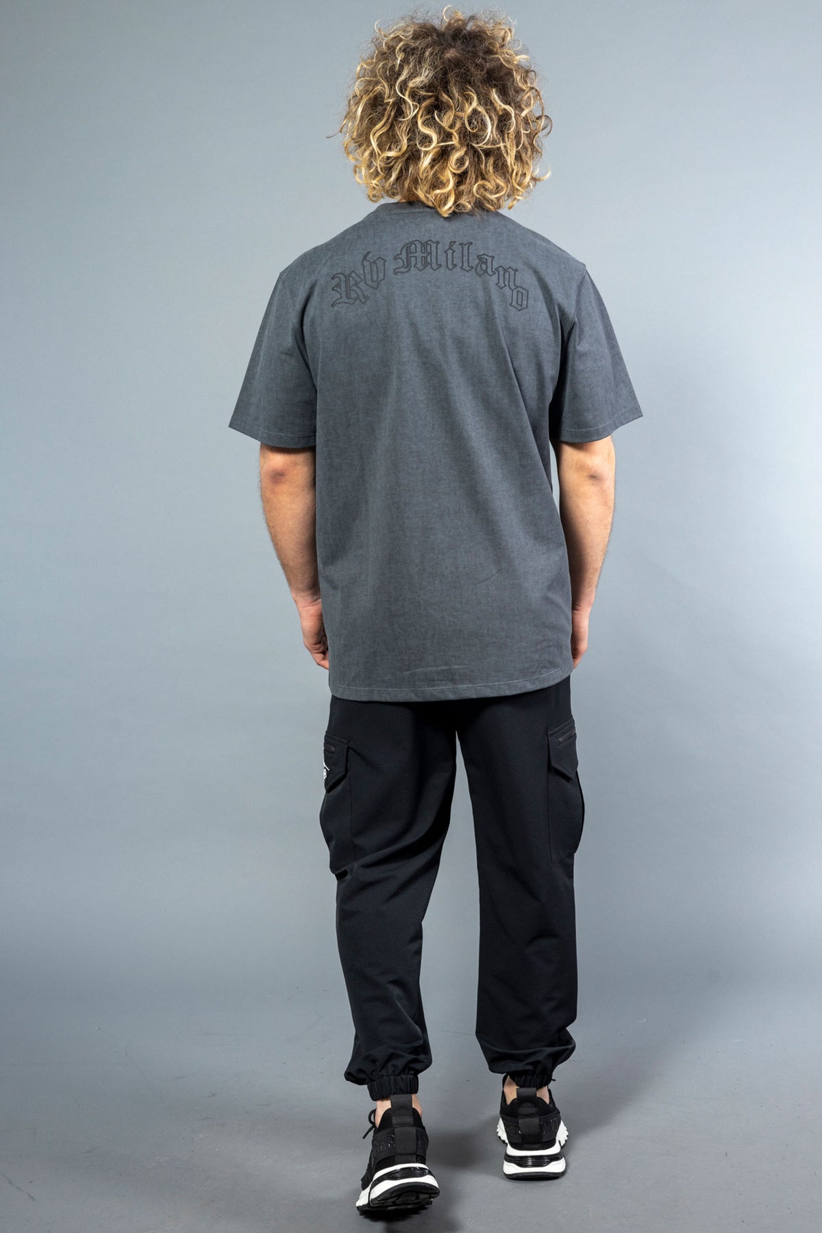 רוברטו וינו חולצת טישירט אובר סייז Chill בצבע אפור כהה לגברים-Roberto Vino-XS-נאקו