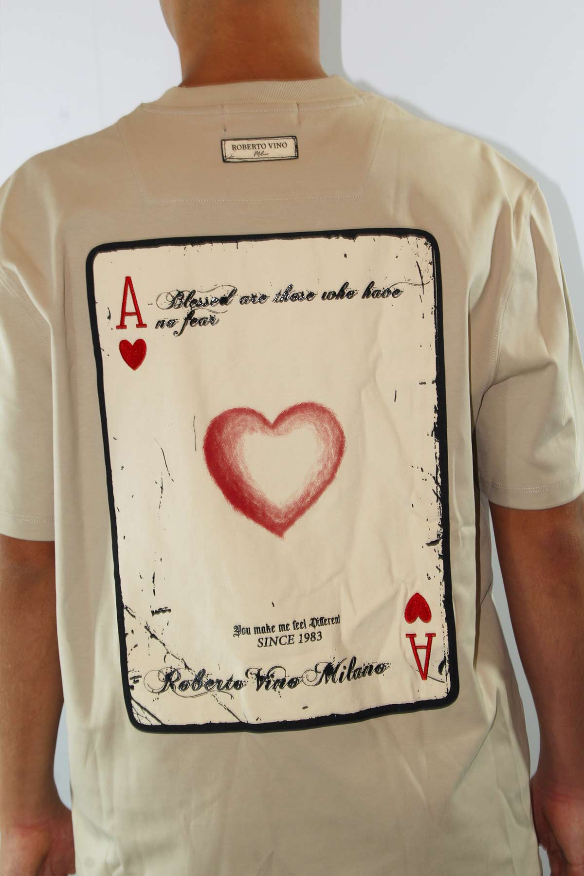 Roberto Vino חולצת טי אוברסייז Ace לגברים