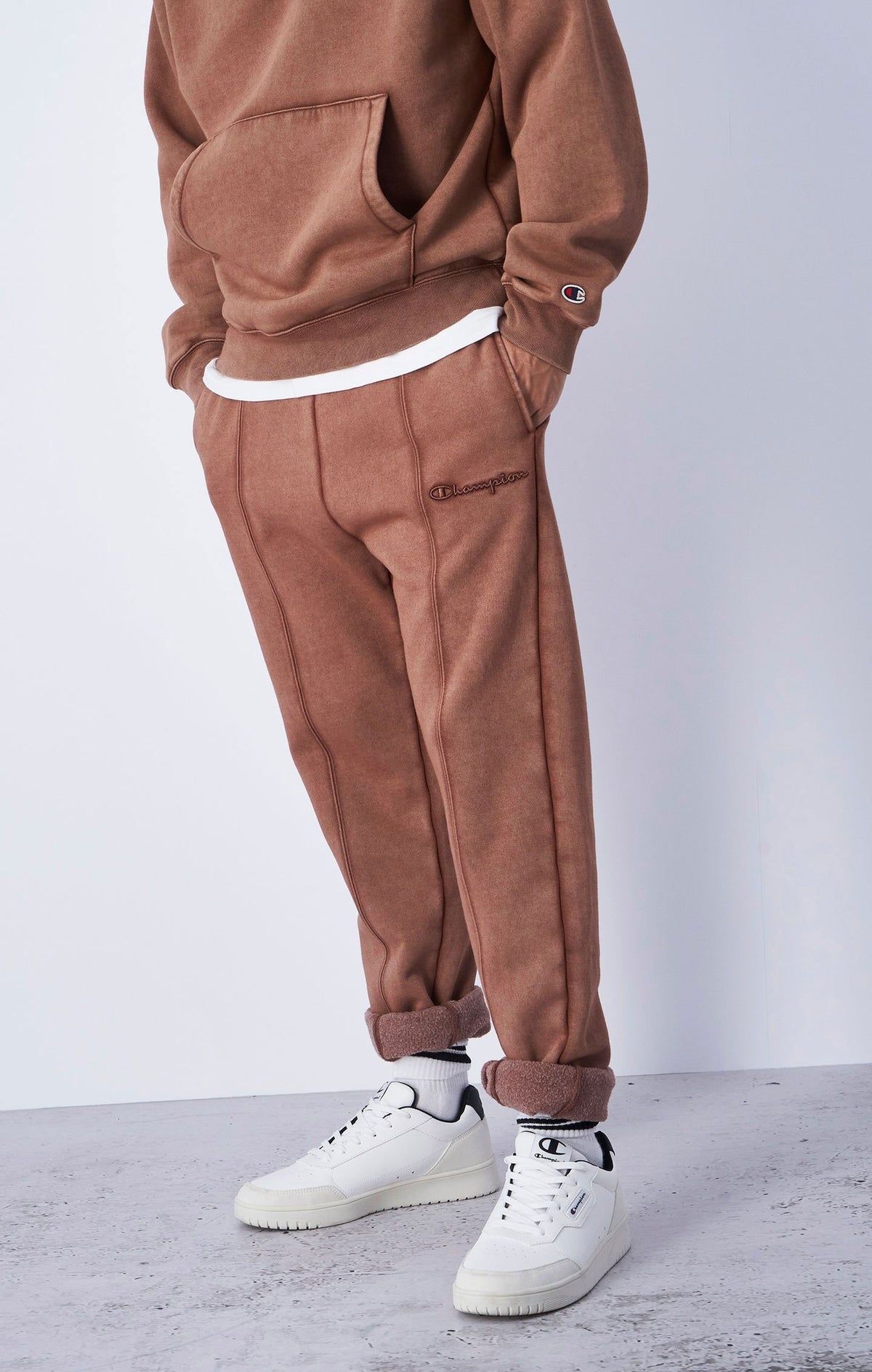 צ'מפיון מכנסי טרנינג מחויטים בצבע חום וואש לגברים-Champion-XS-נאקו
