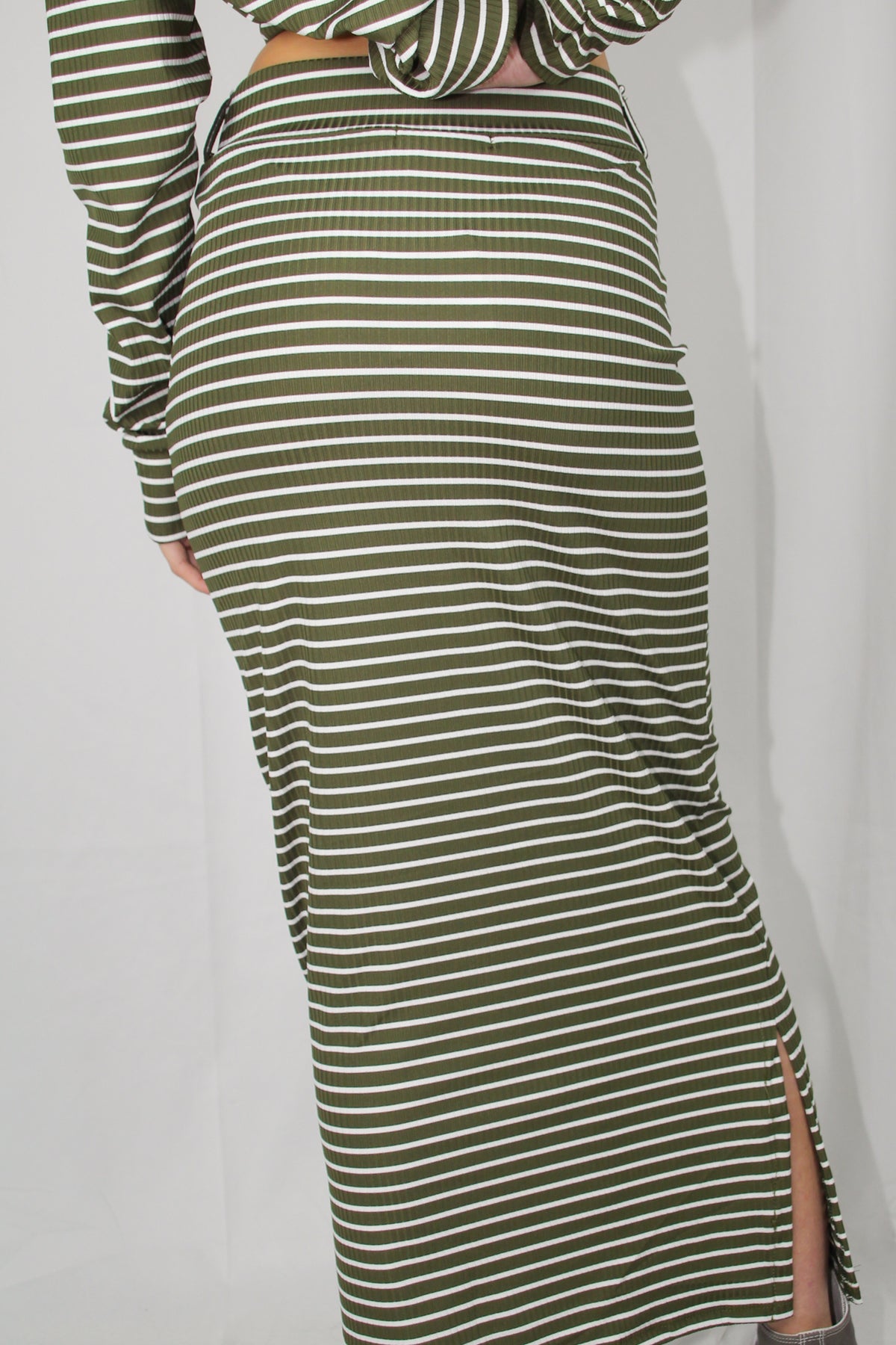 חצאית מקסי פסים עם שסע בצבע ירוק לנשים-Daniel-1-נאקו