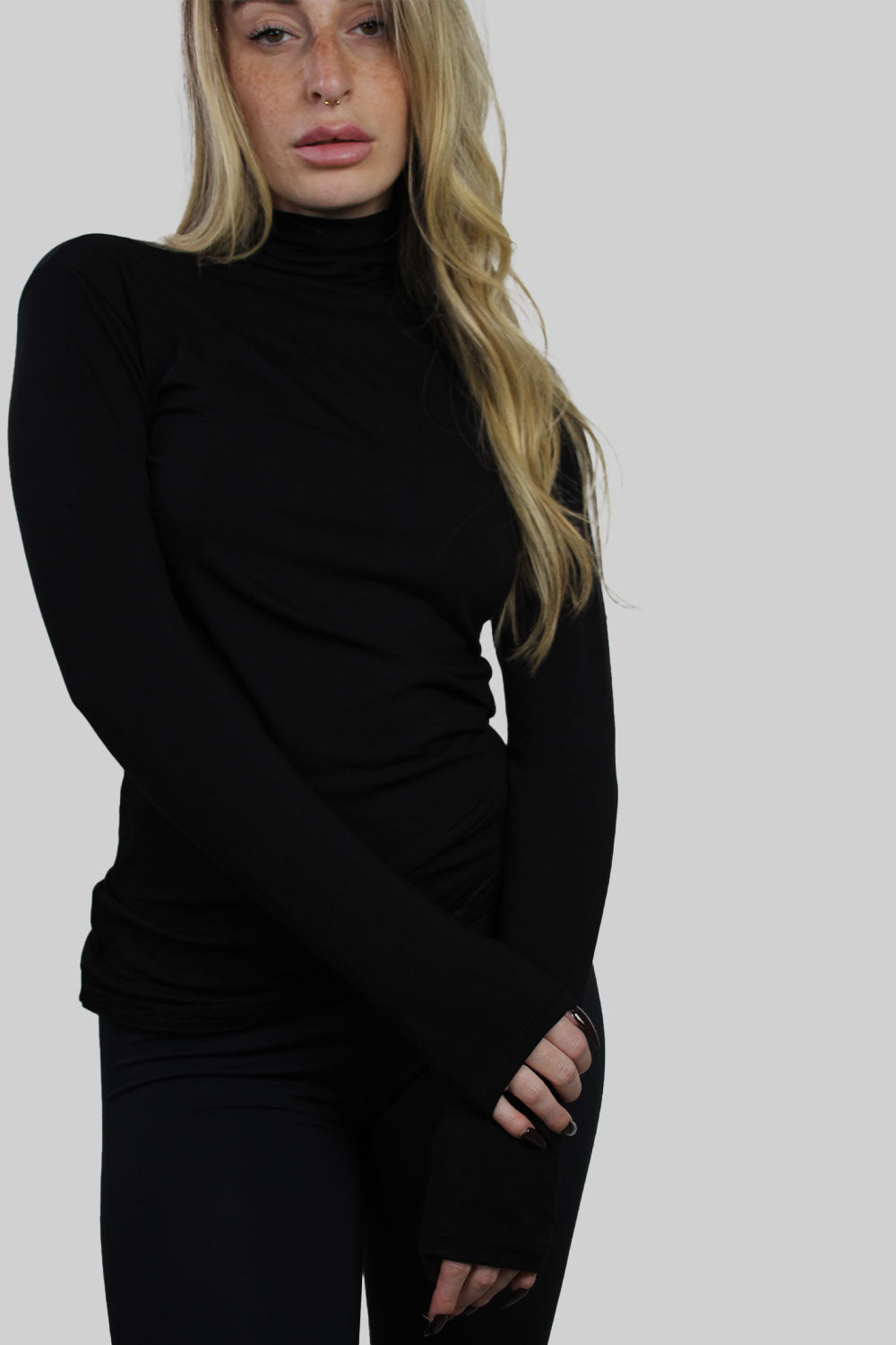 חולצת גולף שרוול ארוך בצבע שחור לנשים-LilcoBasic-One Size-נאקו