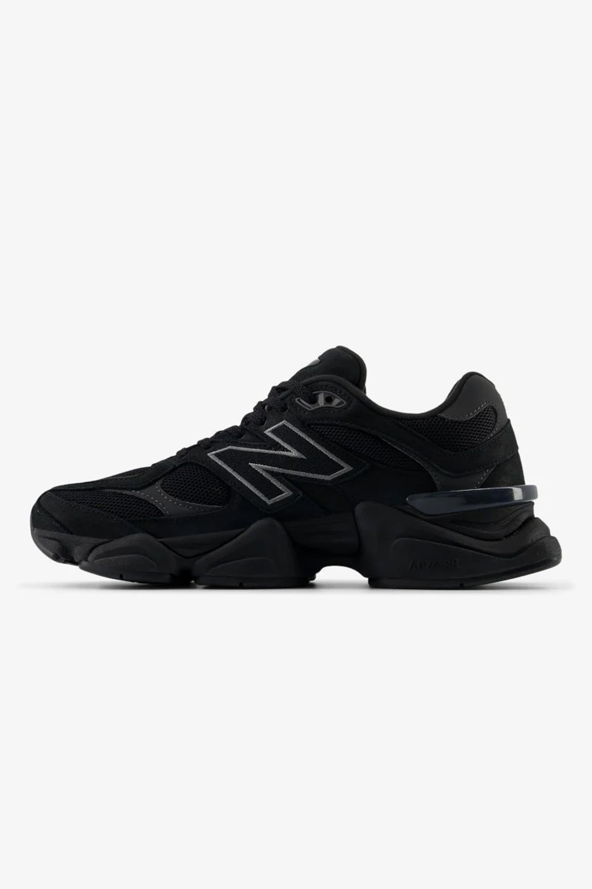 New Balance נעלי סניקרס 9060 בצבע שחור-שחור לגברים