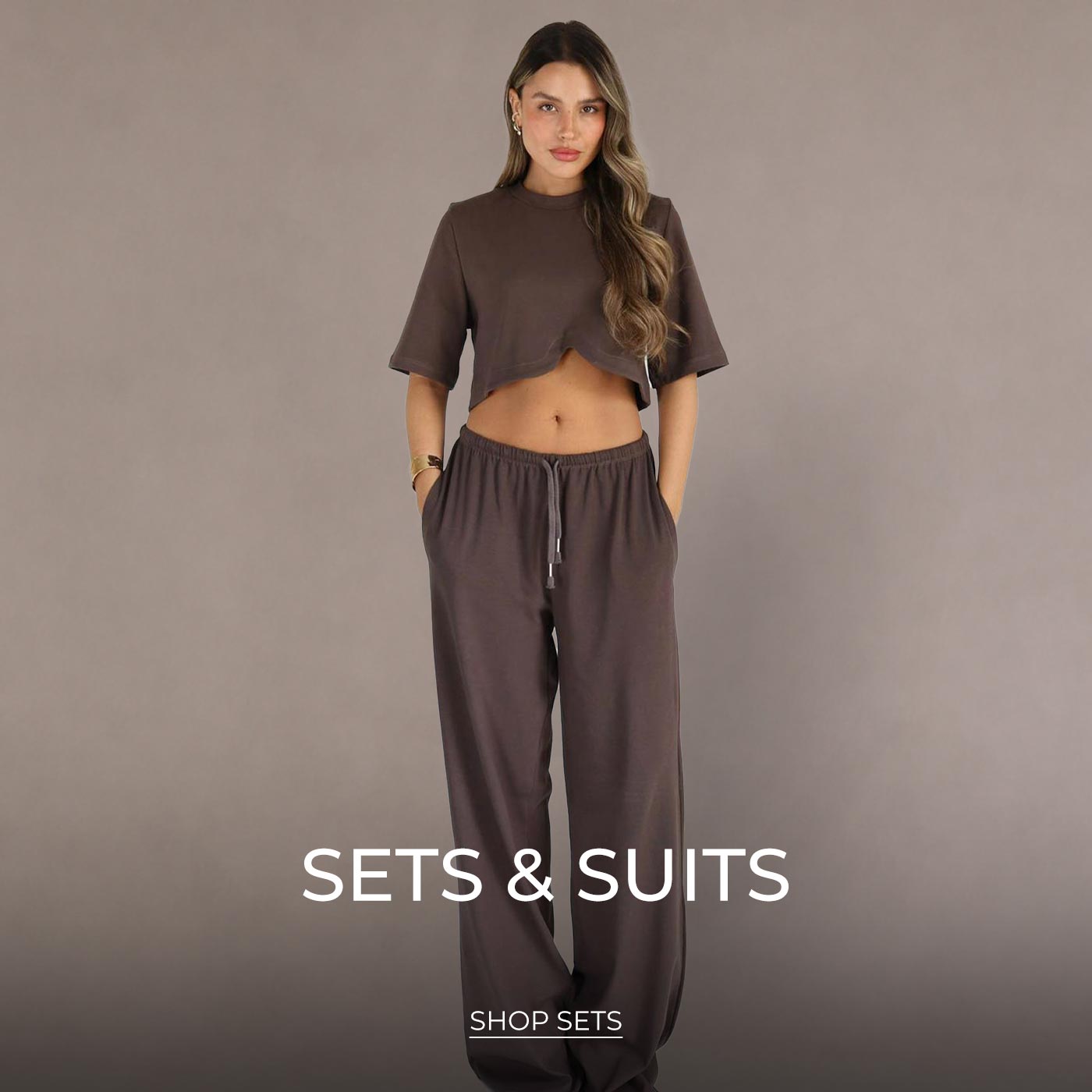 חליפות לנשים