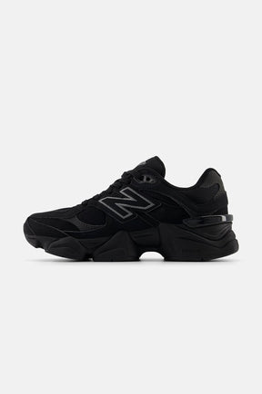 New Balance נעלי סניקרס 9060 בצבע שחור לנערים ולנשים