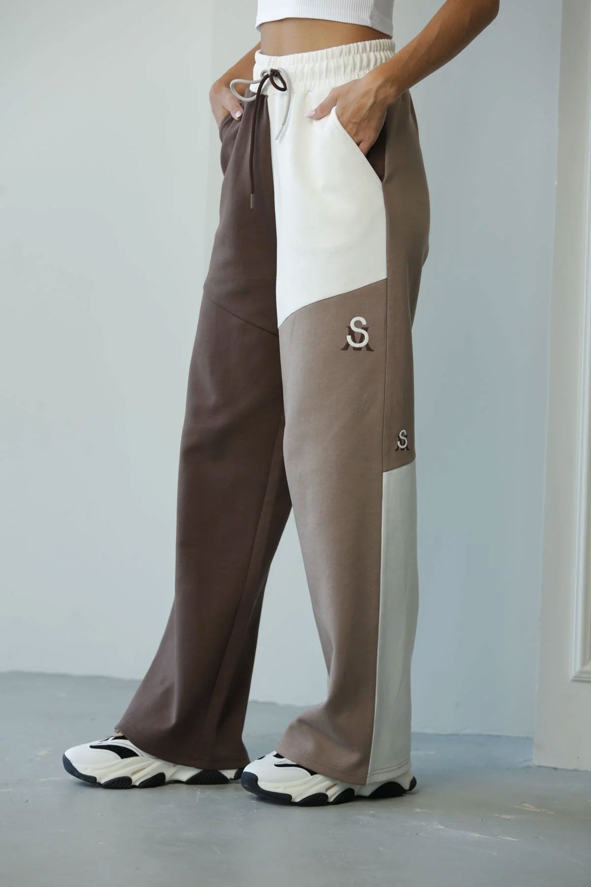 סטיב מאדן מכנסי טרנינג GIGI בצבע חום ולבן לנשים-Steve Madden-S-נאקו
