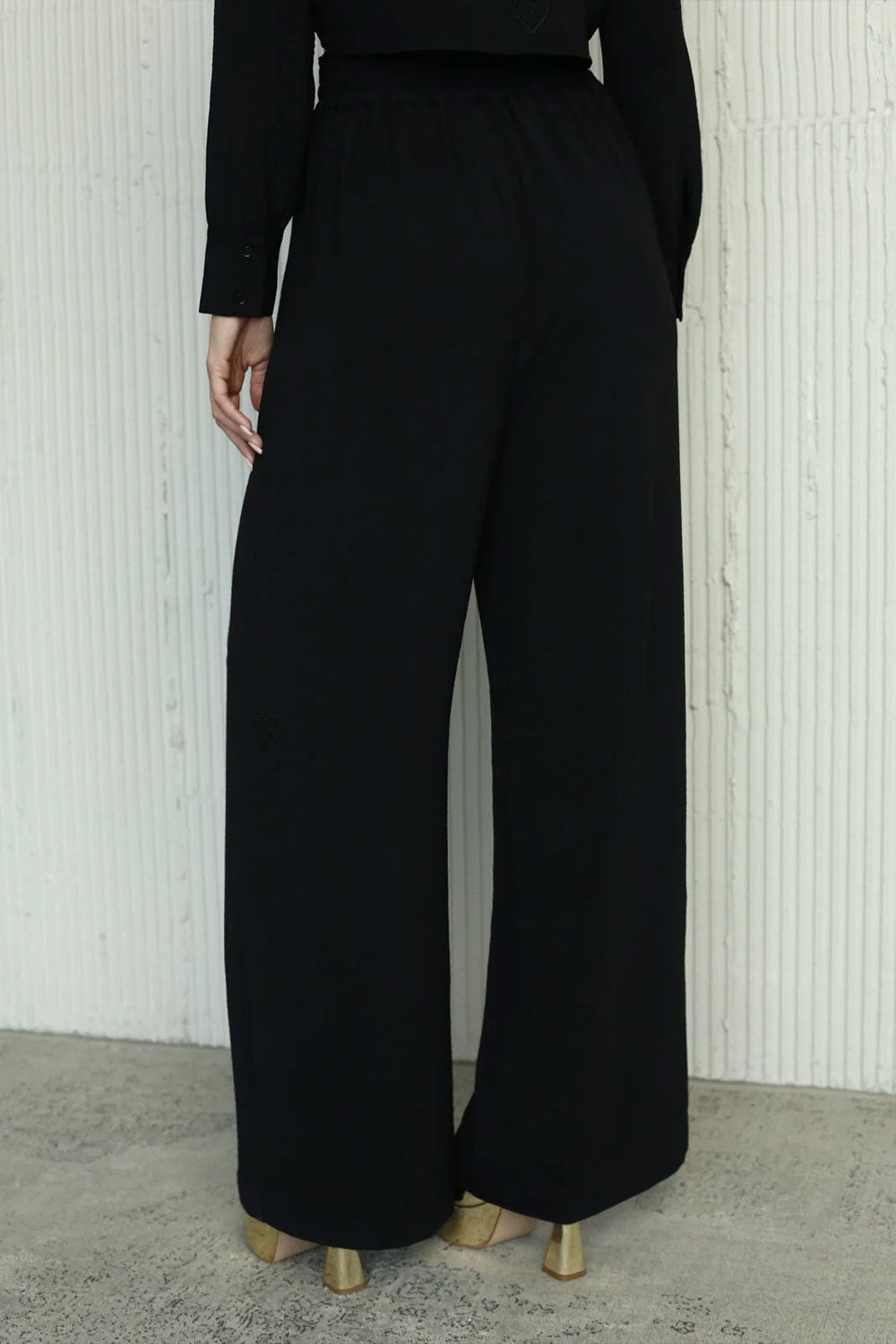 סטיב מאדן מכנסיים ארוכים מתרחבים LUCCA בצבע שחור לנשים-Steve Madden-XS-נאקו