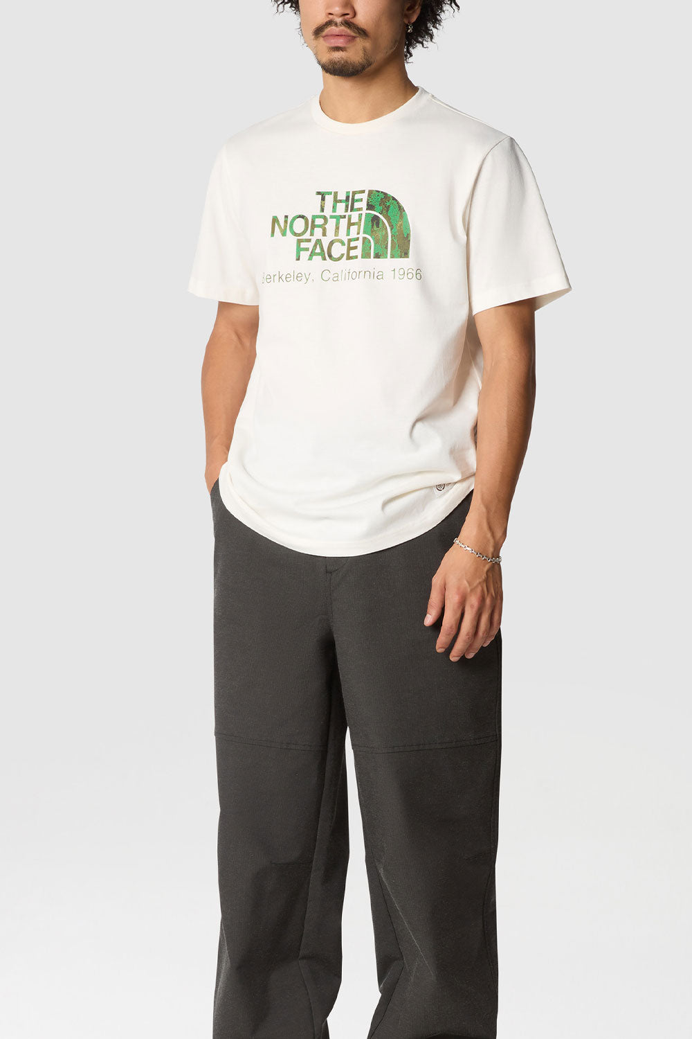 דה נורת' פייס חולצת טישירט Berkeley בצבע לבן לגברים-The North Face-XS-נאקו