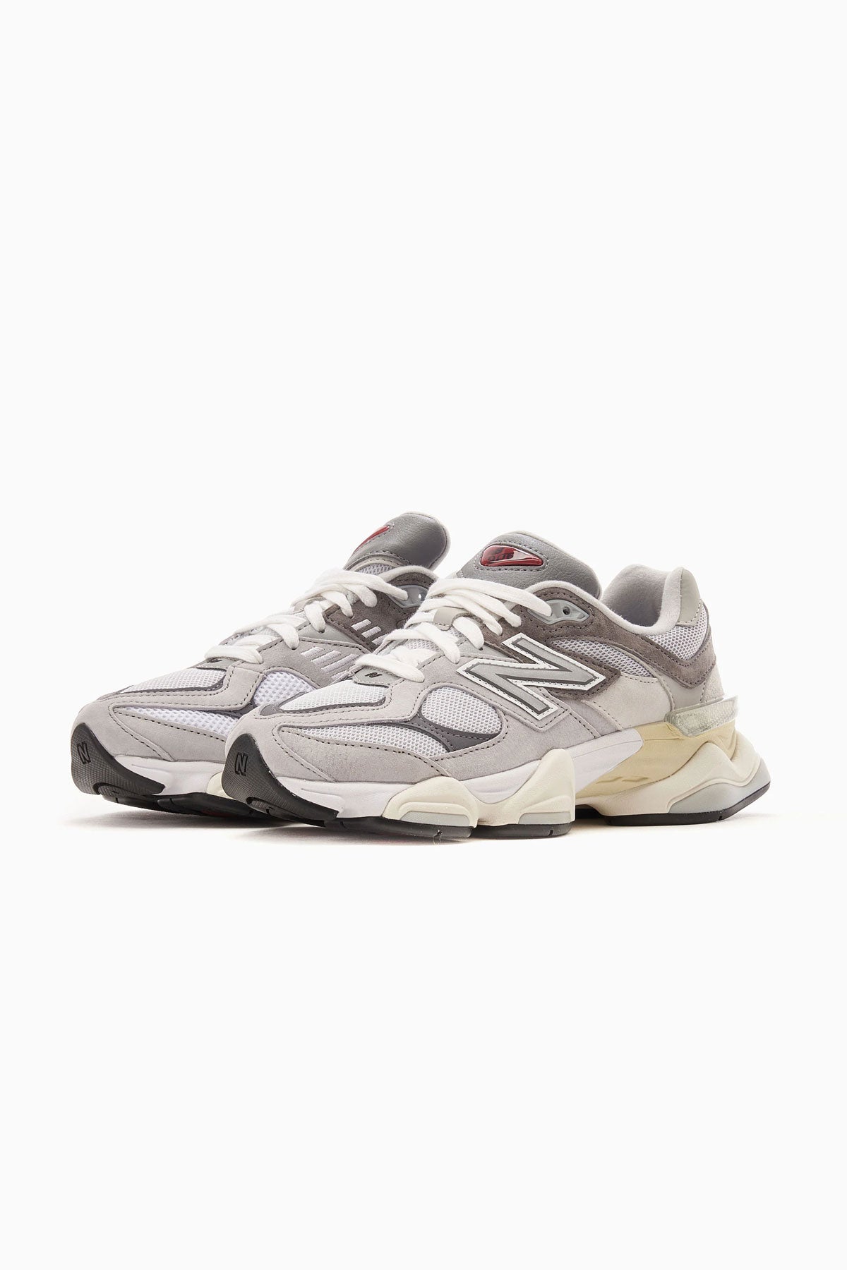 New Balance נעלי סניקרס 9060 בצבע אפור לגברים