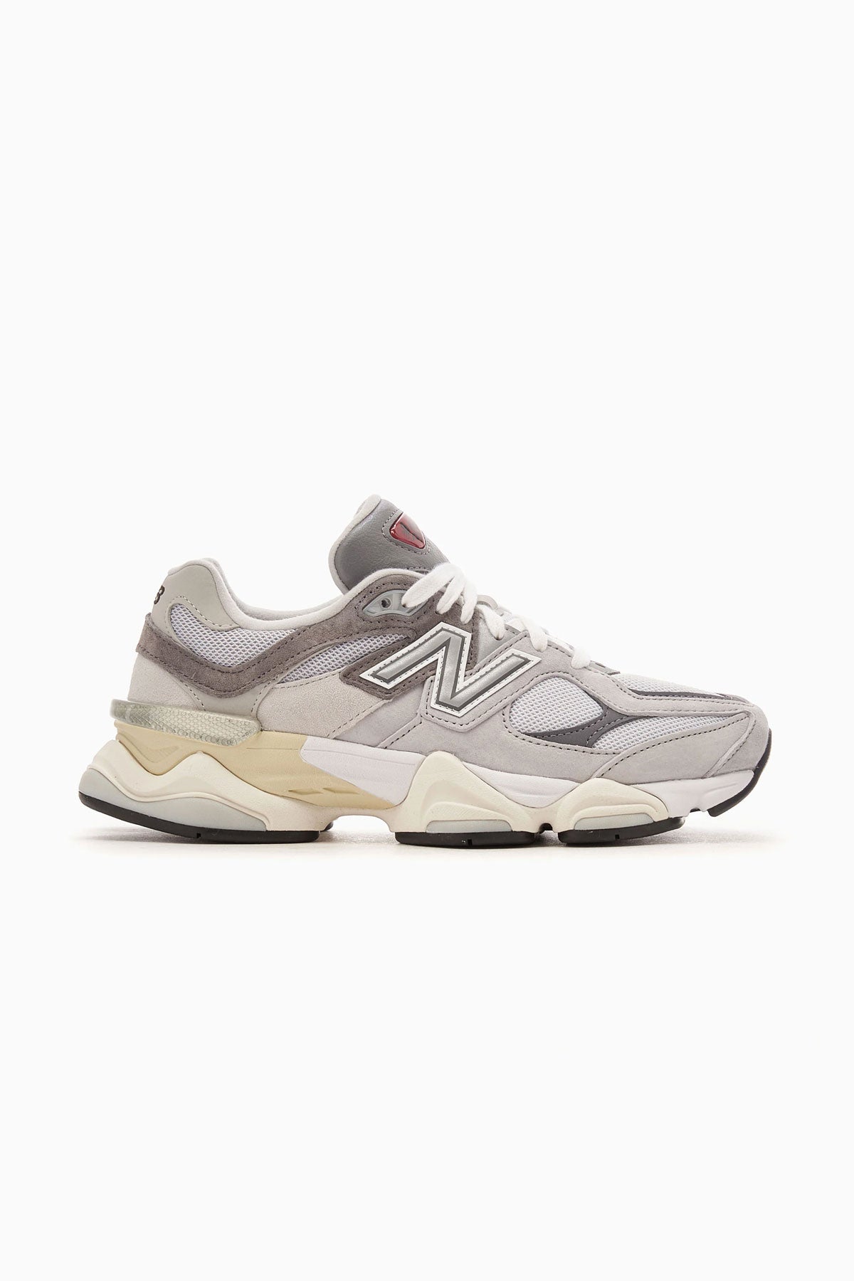 New Balance נעלי סניקרס 9060 בצבע אפור לגברים