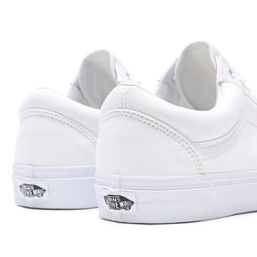נעלי סניקרס ואנס אולדסקול בצבע לבן יוניסקס-Vans-35-נאקו