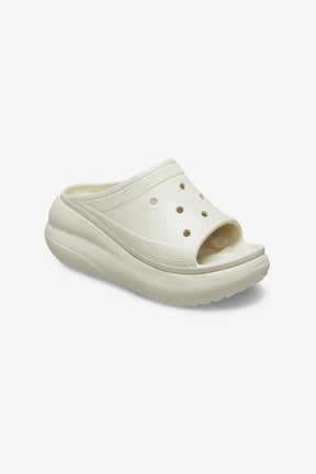 כפכפי קרוקס Crush Slide לנשים בצבע לבן קרם