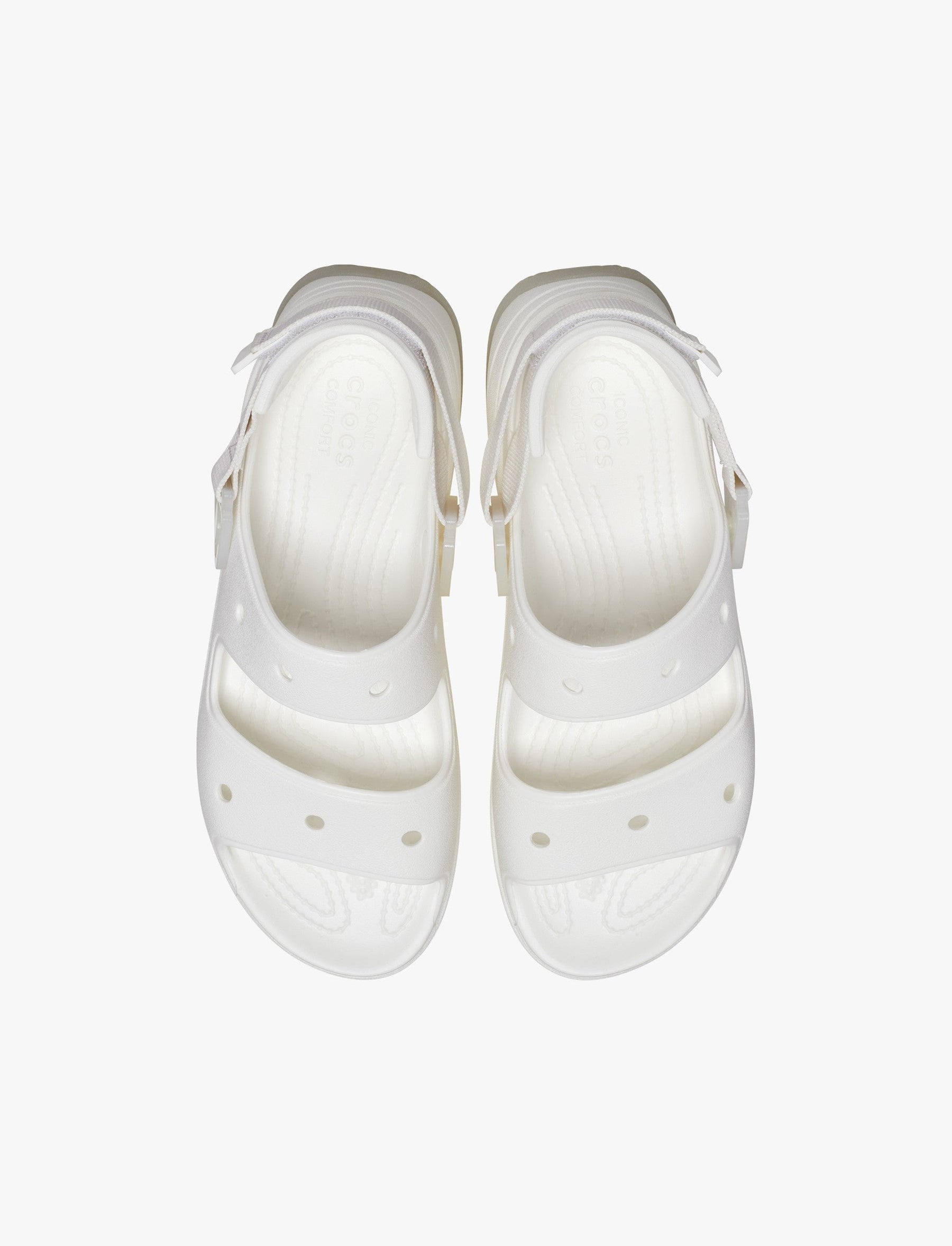 Crocs Classic Hiker Xscape Sandal - נעלי פלטפורמה קרוקס לנשים בצבע לבן-Crocs-36-37-נאקו