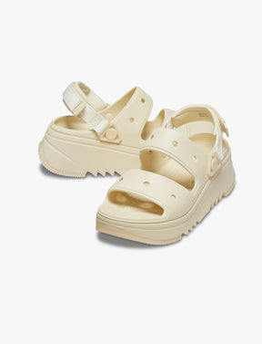 Crocs Classic Hiker Xscape Sandal - נעלי פלטפורמה קרוקס לנשים בצבע וניל קרוקס-Crocs-36-37-נאקו