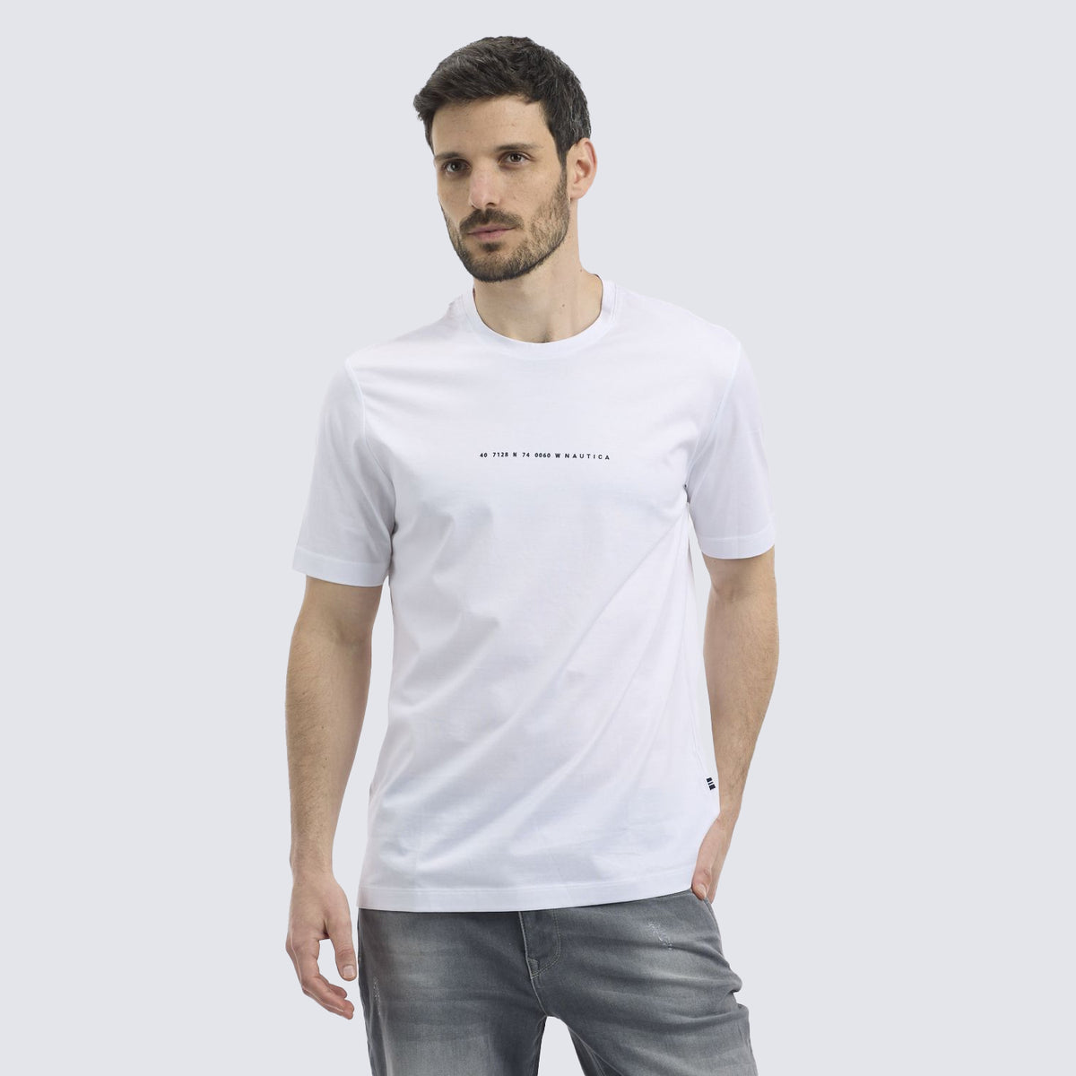 נאוטיקה חולצת טי שירט בצבע לבן לגברים-Nautica-XS-נאקו